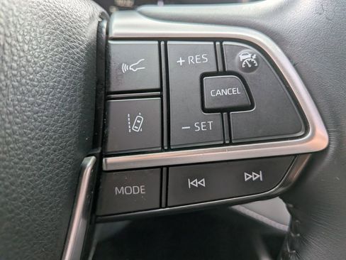 Certified 2022 Toyota Highlander XLE image 15