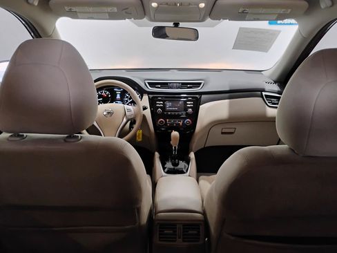 Used 2015 Nissan Rogue S FWD image 11