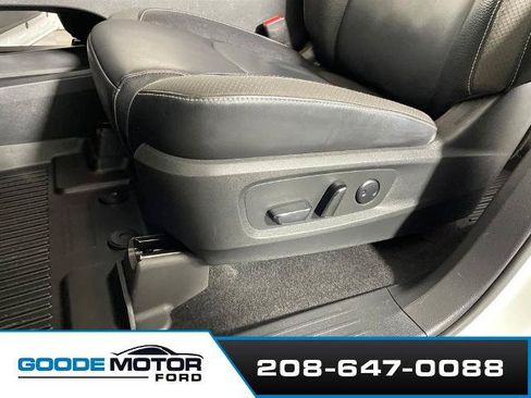 Used 2022 Nissan Pathfinder SL w/ Cargo Package AWD/4WD image 11