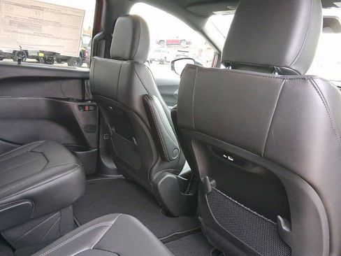 New 2026 Chrysler Pacifica Select image 23