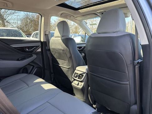 Used 2022 Subaru Outback Limited image 17