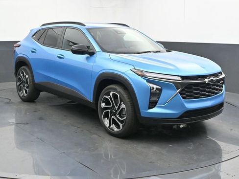 New 2026 Chevrolet Trax RS w/ Driver Confidence Package image 2