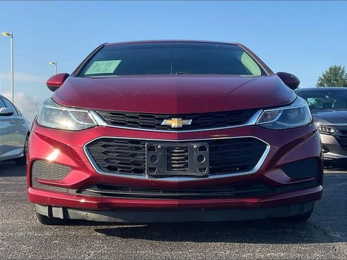 Used 2017 Chevrolet Cruze LT w/ Convenience Package FWD image 6