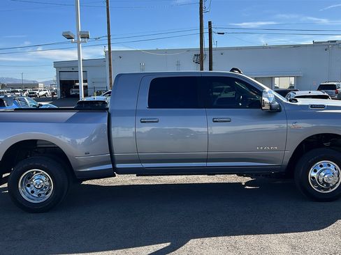 Used 2024 RAM 3500 Laramie AWD/4WD image 4