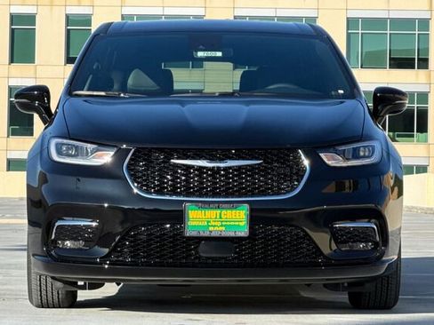 New 2026 Chrysler Pacifica Select image 6