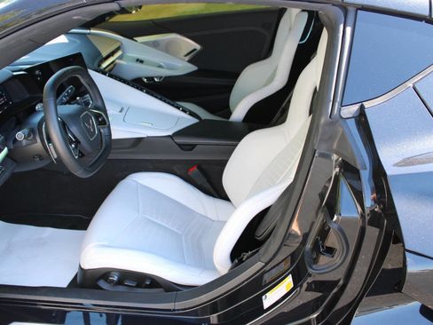 Used 2024 Chevrolet Corvette Stingray Preferred Cpe w/ Z51 Performance Package image 7