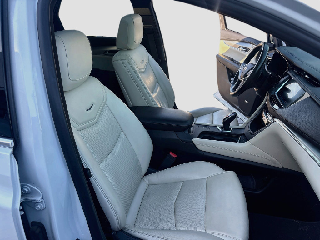Used 2019 Cadillac XT5 Luxury w/ Sport Package FWD image 29