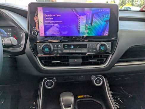 Certified 2025 Toyota Grand Highlander FWD image 19