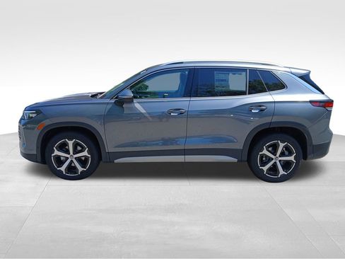 New 2025 Volkswagen Tiguan SE image 2