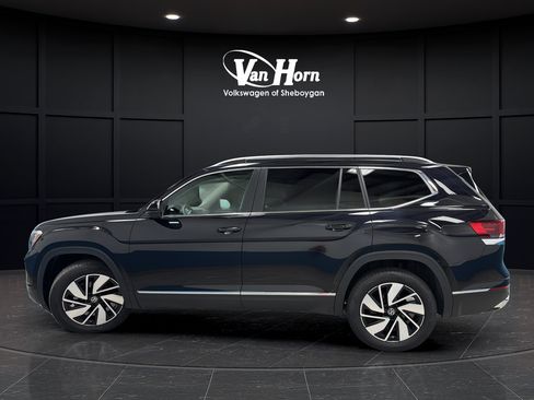 Used 2025 Volkswagen Atlas SEL AWD/4WD image 4