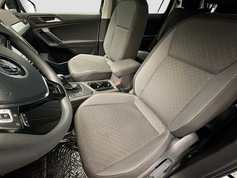 Used 2020 Volkswagen Tiguan S image 11