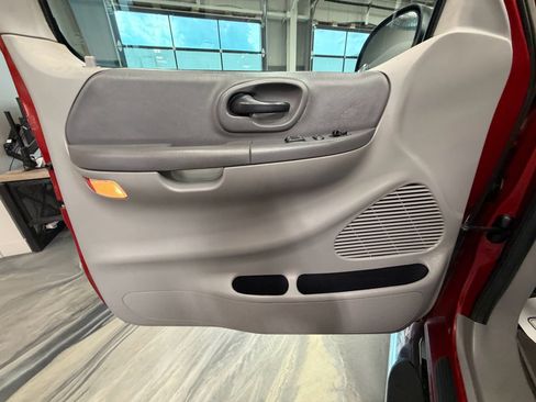 Used 2002 Ford F150 XLT image 48