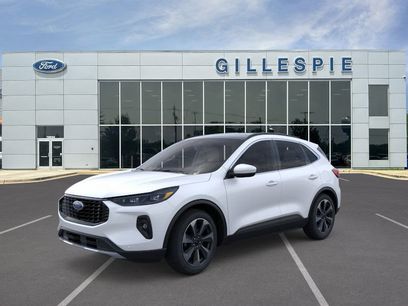 New 2024 Ford Escape Platinum w/ Class II Trailer Tow Package