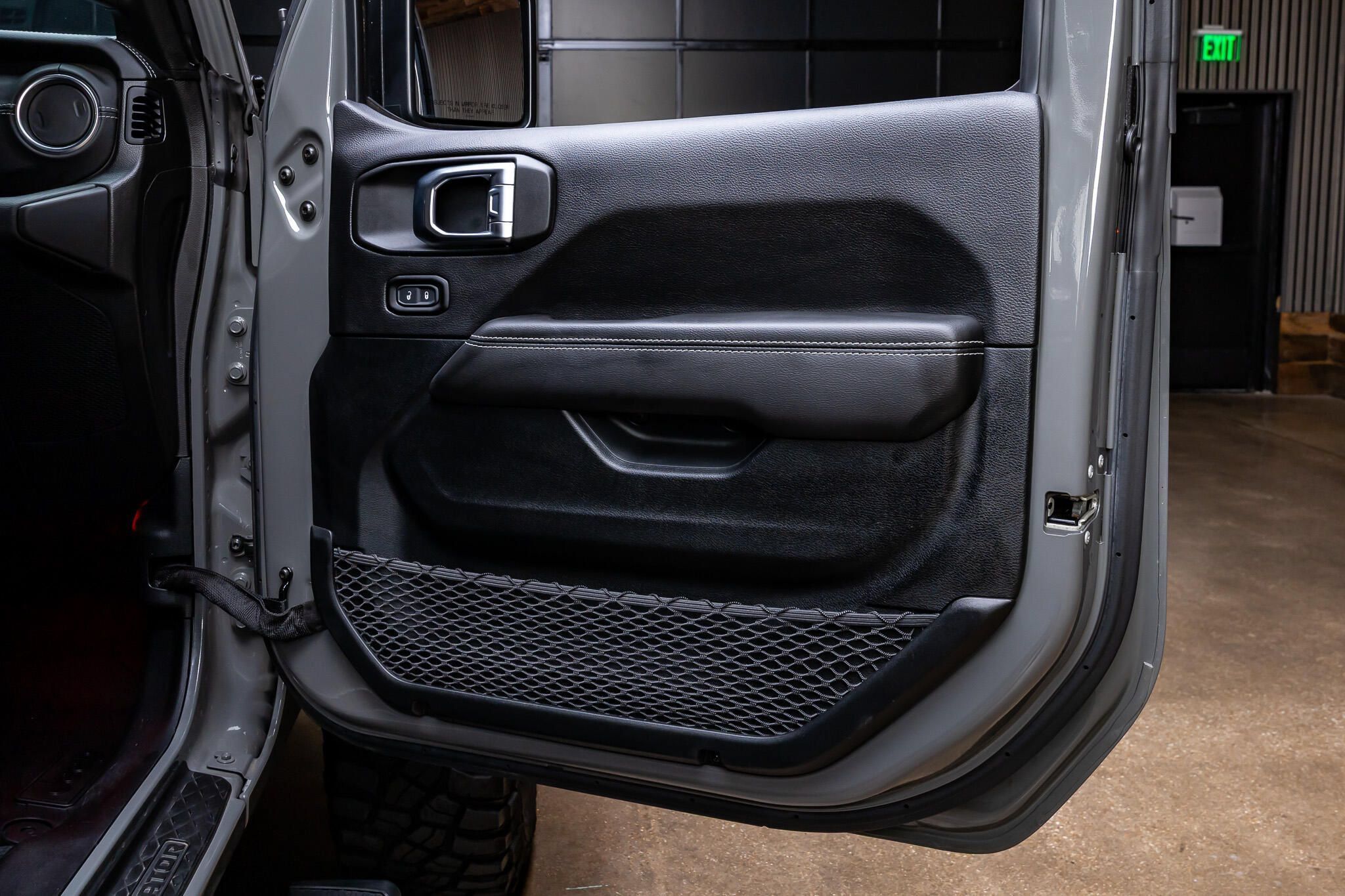 Used 2021 Jeep Gladiator Overland w/ Popular Equipment Package AWD/4WD image 42
