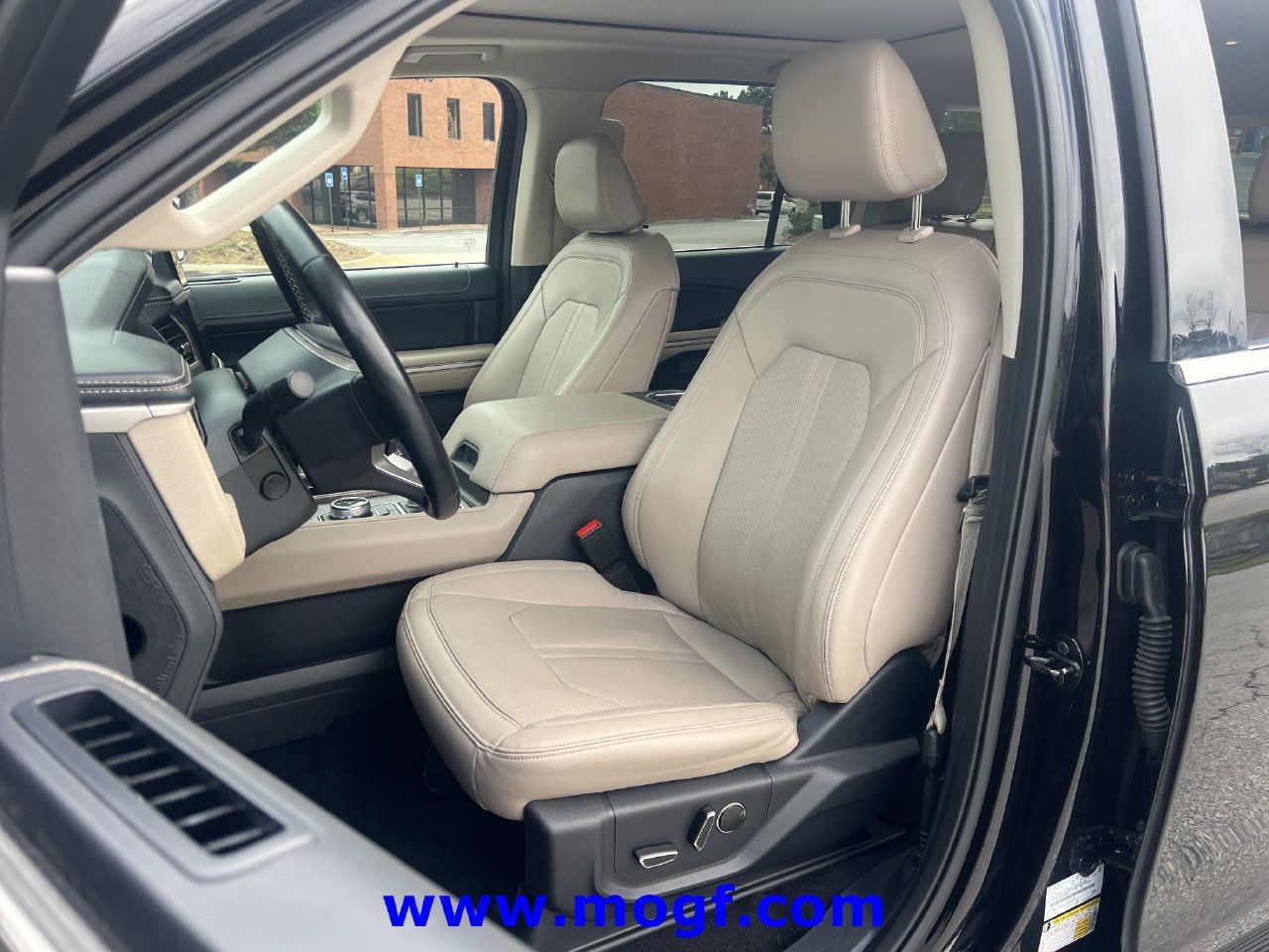 Certified 2024 Ford Expedition Limited AWD/4WD image 20