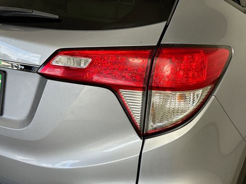 Used 2021 Honda HR-V LX image 33