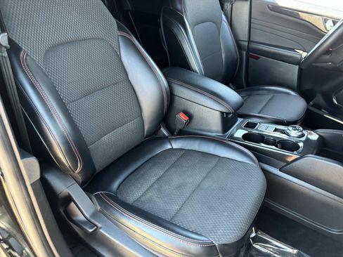 Used 2023 Ford Escape ST-Line w/ Tech Pack #1 FWD image 11