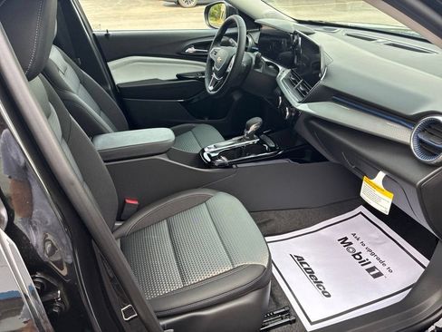 New 2026 Chevrolet Trax LT w/ LT Convenience Package FWD image 29