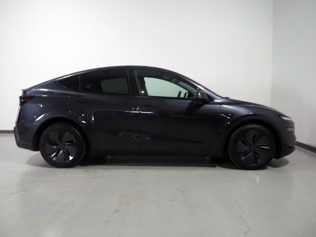 Used 2026 Tesla Model Y Long Range RWD image 6