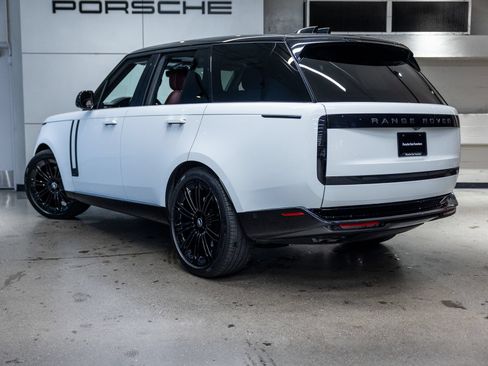 Used 2025 Land Rover Range Rover Autobiography AWD/4WD image 3