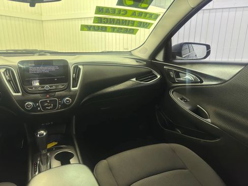 Used 2019 Chevrolet Malibu LS image 16