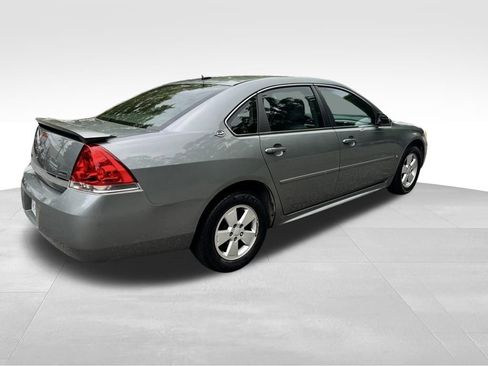 Used 2009 Chevrolet Impala LT w/ Luxury Edition Package FWD image 7