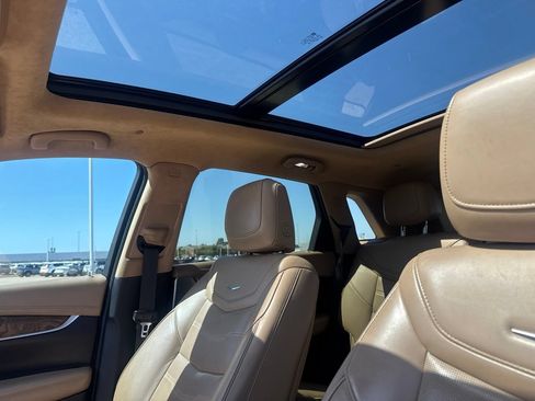 Used 2022 Cadillac XT5 Sportv w/ Platinum Package AWD/4WD image 40