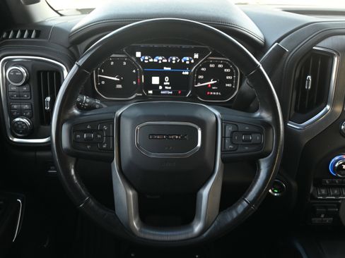 Used 2021 GMC Sierra 2500 Denali w/ Denali Black Diamond Edition AWD/4WD image 17