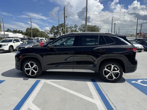 New 2025 Volkswagen Tiguan SE image 5