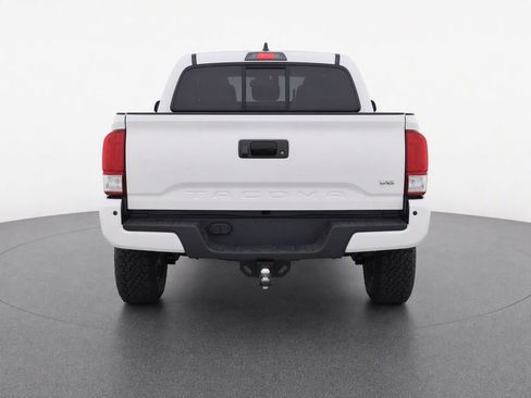 Used 2016 Toyota Tacoma SR5 w/ Towing Package RWD image 8
