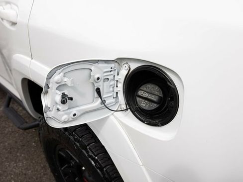 Used 2018 Toyota 4Runner TRD Off-Road Premium image 49