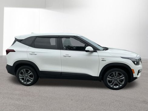 Certified 2021 Kia Seltos LX AWD/4WD image 2