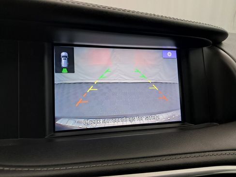 Used 2017 INFINITI QX30 Premium w/ Navigation Package image 18