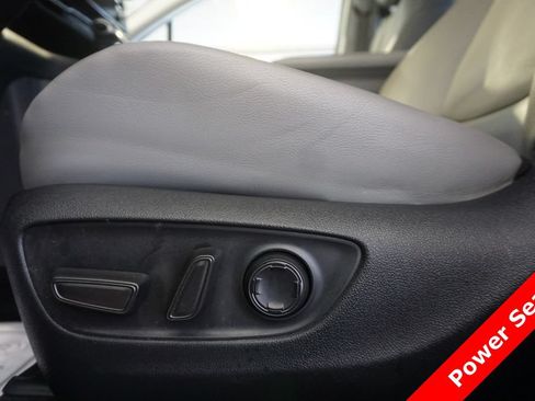 Used 2024 Toyota Sienna XLE w/ XLE Plus Package AWD/4WD image 7