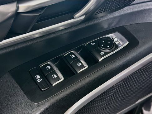 Used 2025 Kia Telluride S FWD image 15