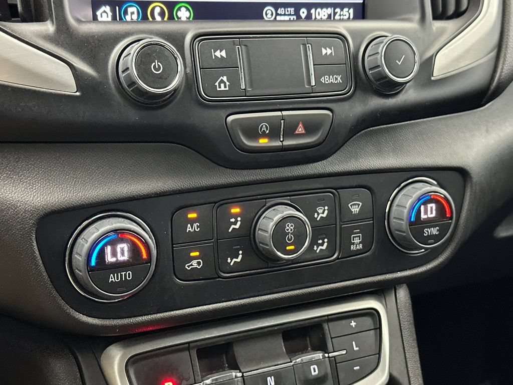 Used 2024 GMC Terrain SLT AWD/4WD image 19