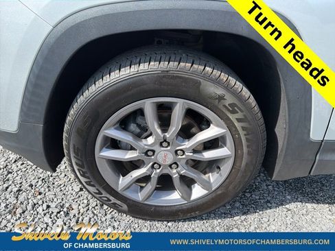 Used 2022 GMC Terrain SLT image 9