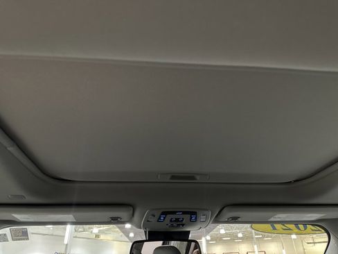 Used 2021 Toyota Sienna XLE w/ XLE Plus Package image 27