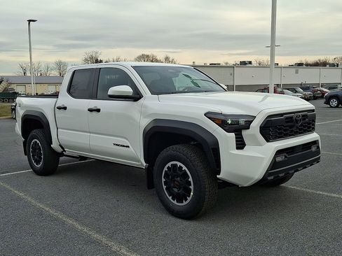 New 2026 Toyota Tacoma TRD Off-Road AWD/4WD image 3