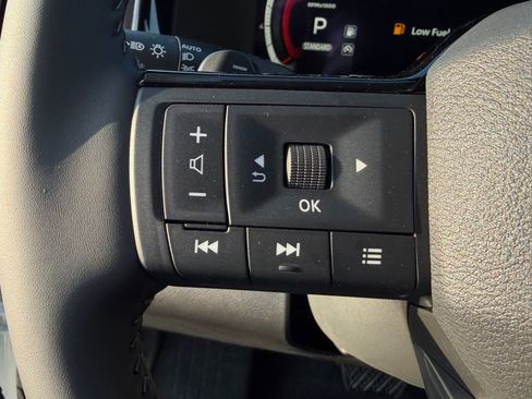 New 2026 Nissan Pathfinder SL image 17