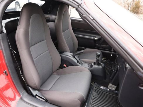 Used 2000 Toyota MR2 image 19