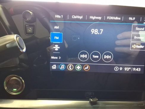 Used 2021 Chevrolet Corvette Stingray Coupe w/ Z51 Performance Package RWD image 20