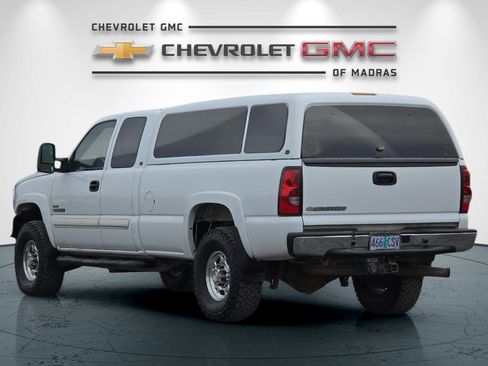 Used 2006 Chevrolet Silverado 2500 LT w/ Heavy-Duty Power Package image 5
