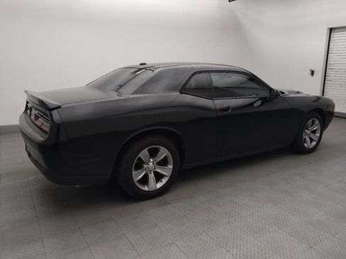 Used 2019 Dodge Challenger SXT RWD image 10