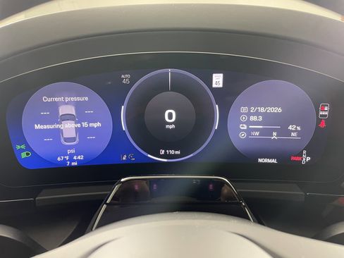 New 2026 Porsche Macan Electric RWD image 18