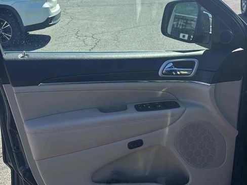 Used 2020 Jeep Grand Cherokee Limited w/ Luxury Group II image 19