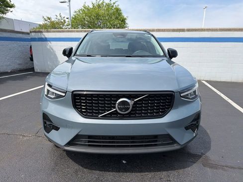 Used 2023 Volvo XC40 B5 Plus w/ Driver Assist Package AWD/4WD image 8