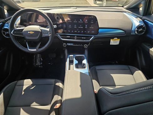 Used 2026 Chevrolet Equinox EV LT AWD/4WD image 17