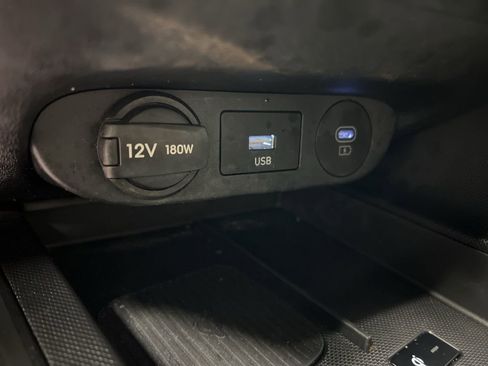 Used 2025 Hyundai Elantra SEL image 35