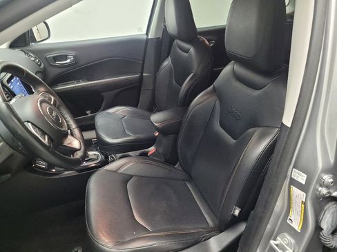 Used 2019 Jeep Compass Limited image 17